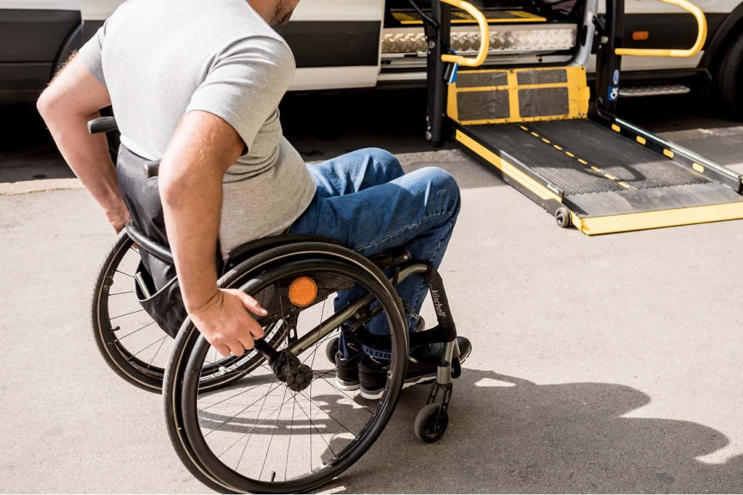 Jak dobierać nakładki do rozmiaru kół wózka inwalidzkiego?